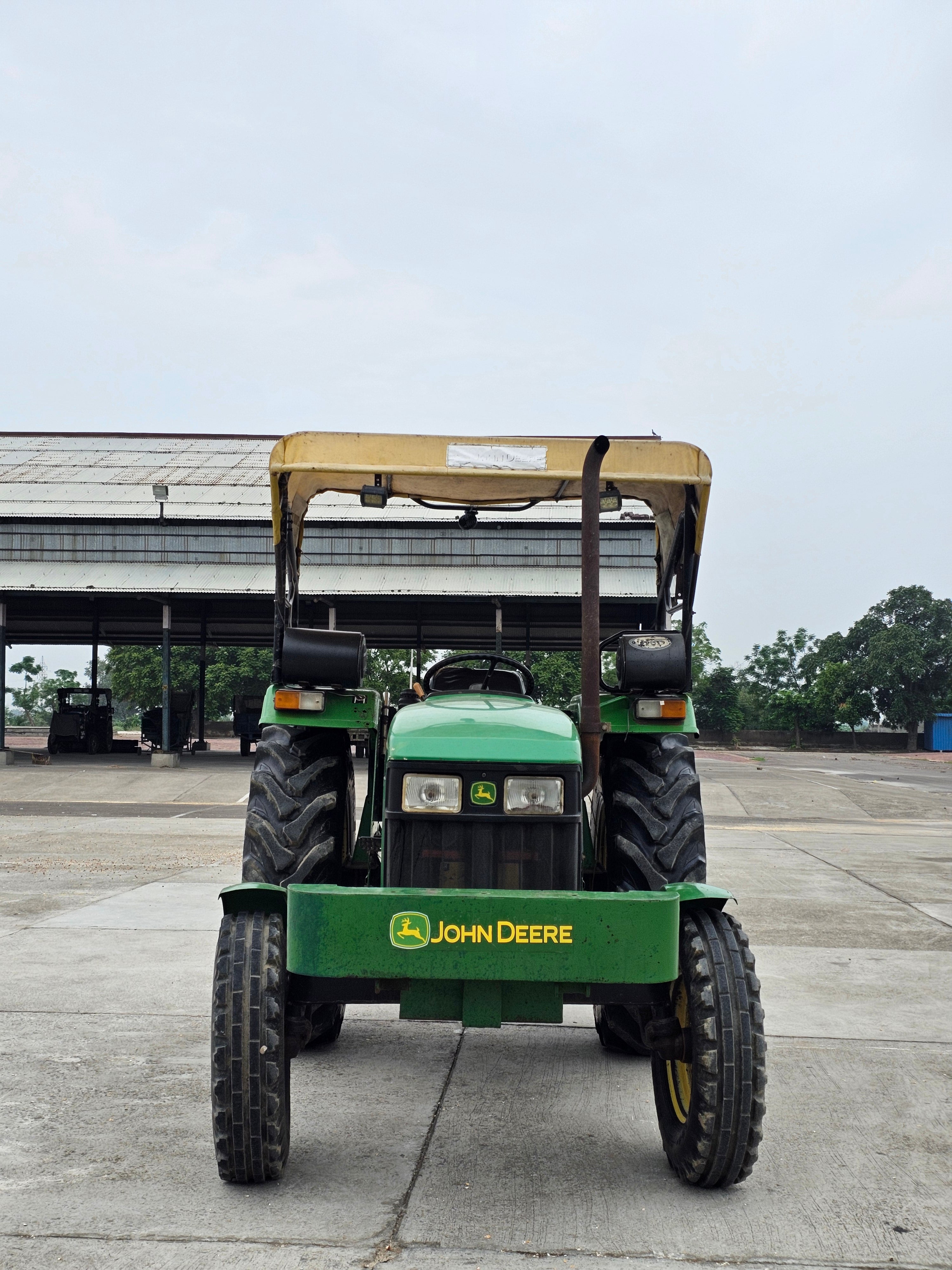 John Deere 5204